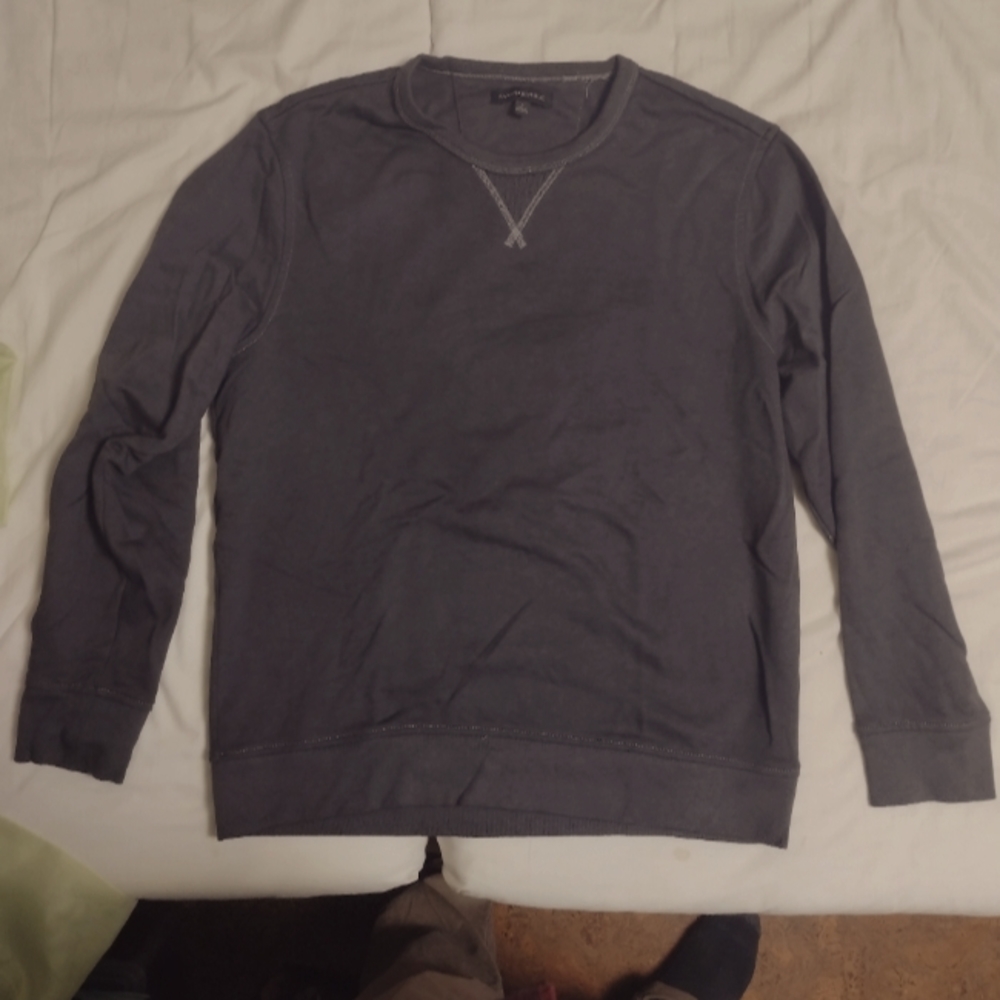 Banana Republic Washed Black / Charcoal Grey Crewneck 100% cotton sweatshirt